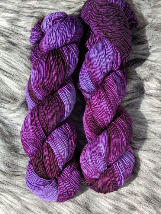 Atropa Belladonna Single-Ply Sock